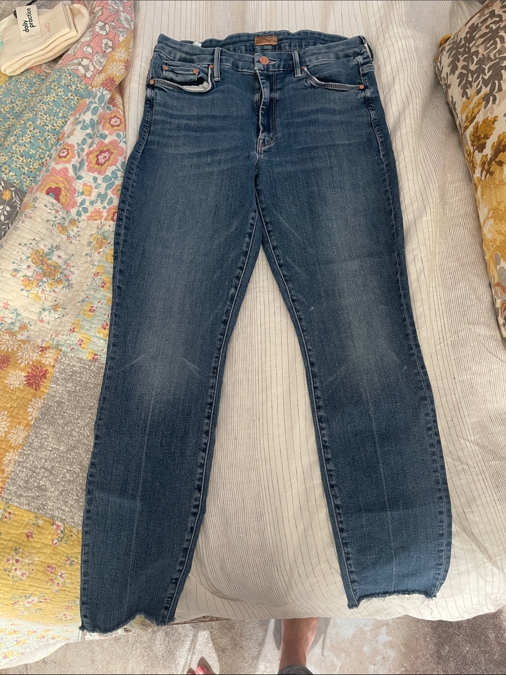 MOTHER Dark Blue Skinny Jeans with Raw Hem